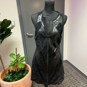 Black Sleeveless Zipper Dress